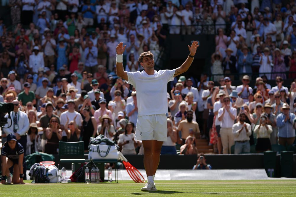 Talian Flavio Cobolli vyradil de Minaura a postúpil do štvrťfinále dvojhry na Wimbledone  