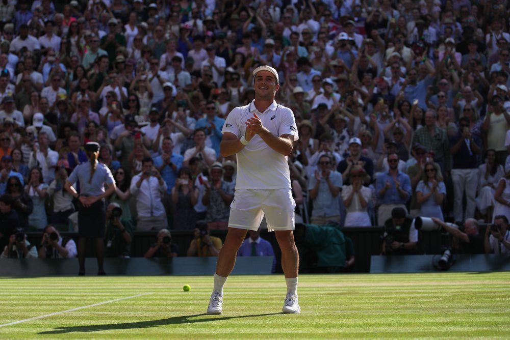 Štvrťfinále dvojhry mužov vo Wimbledone: Brit Arthur Fery prekvapujúco postúpil cez Cobolliho do semifinále