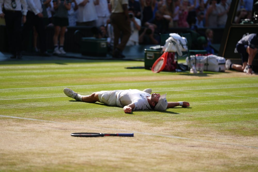 Štvrťfinále dvojhry mužov vo Wimbledone: Brit Arthur Fery prekvapujúco postúpil cez Cobolliho do semifinále