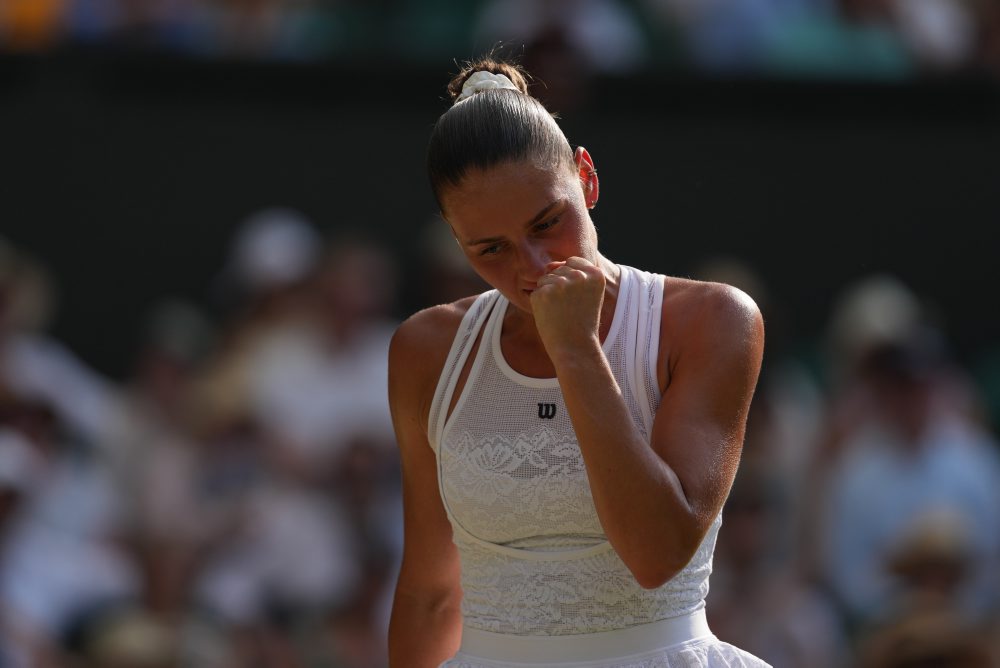 Semifinále vo Wimbledone: Linda Nosková - Marta Kosťuková