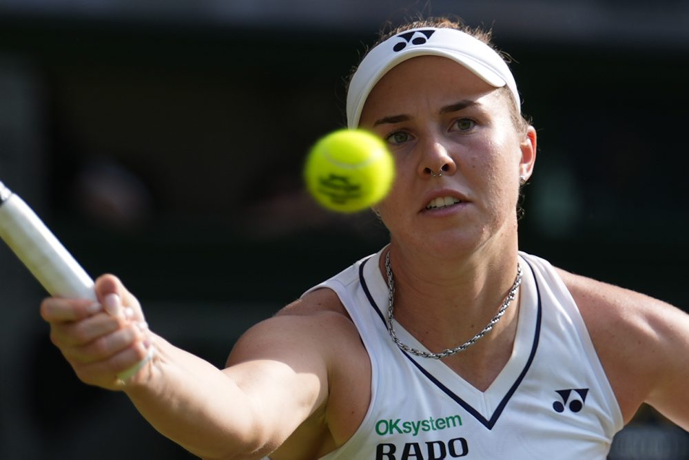 Semifinále vo Wimbledone: Linda Nosková - Marta Kosťuková