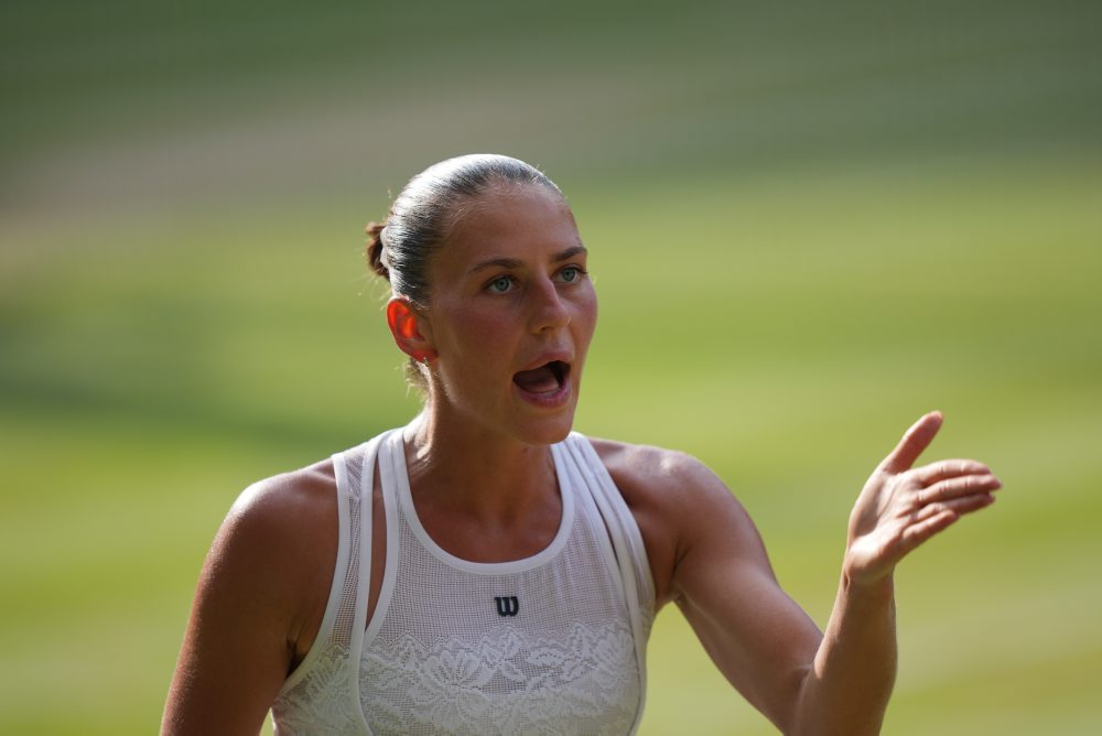 Semifinále vo Wimbledone: Linda Nosková - Marta Kosťuková