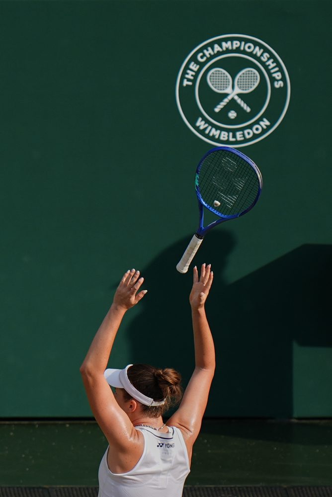 Semifinále vo Wimbledone: Linda Nosková - Marta Kosťuková