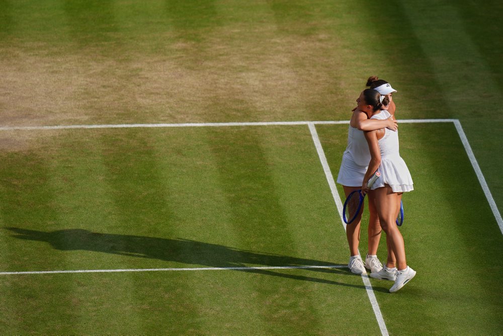 Semifinále vo Wimbledone: Linda Nosková - Marta Kosťuková