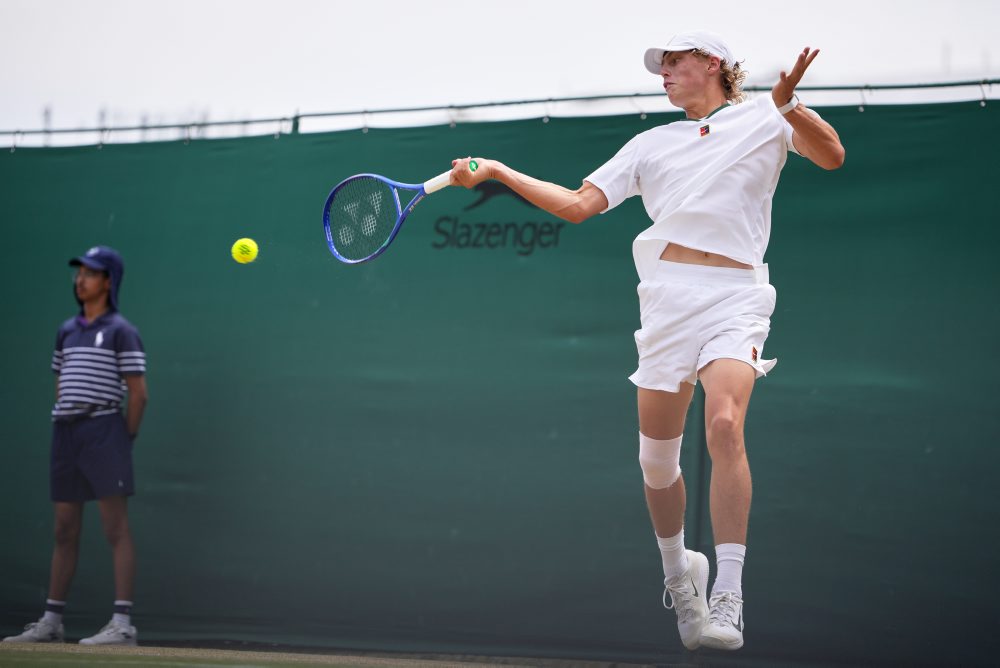 Semifinále dvojhry juniorov vo Wimbledone: Cruz Hewitt - Thijs Boogaard