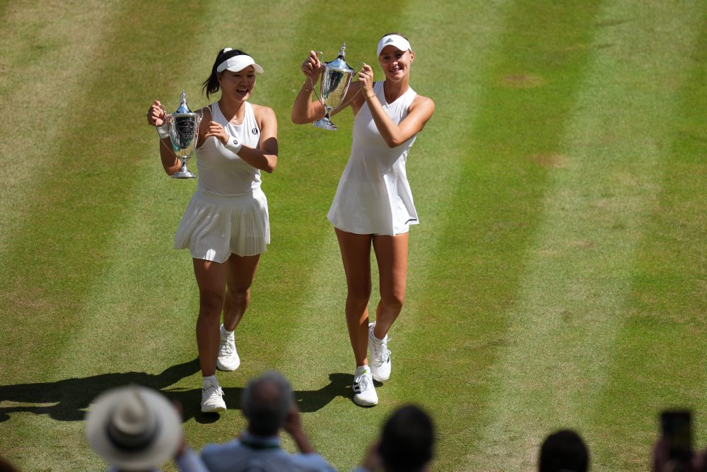 Finále ženskej štvorhry vo Wimbledone: Kuo Chan-jü, Kristina Mladenovicová – Gabriela Dabrowská, Luisa Stefaniová 