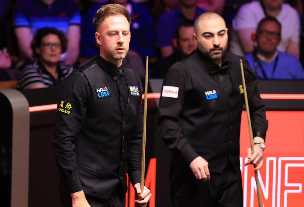 Vafaei vyradil svetovú jednotku Trumpa, duel veteránov pre Higginsa