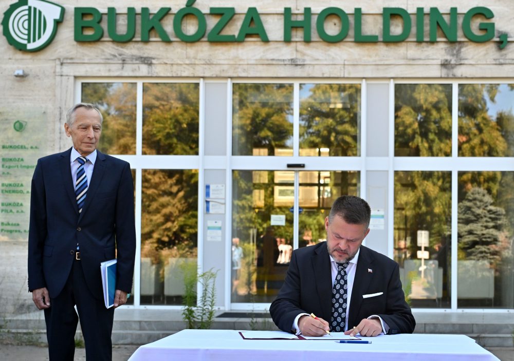 Podpísanie memoranda o spolupráci s cieľom obnovy a ďalšieho využitia areálu bývalého závodu Bukóza Vranov