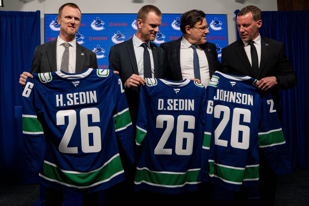 Johnson je GM Vancouveru, Sedinovci prezidenti pre hokejové operácie