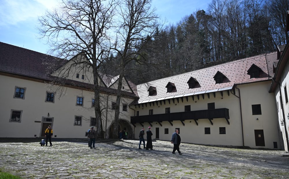 Národná kultúrna pamiatka kartuziánsky kláštor v Pieninskom národnom parku v obci Červený Kláštor 