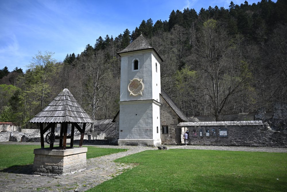 Národná kultúrna pamiatka kartuziánsky kláštor v Pieninskom národnom parku v obci Červený Kláštor 