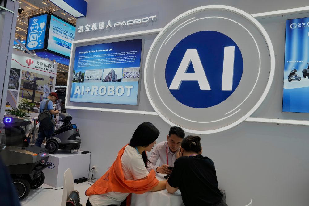 Analytik: Inflácia a neistota okolo AI zvýšili nervozitu na trhoch