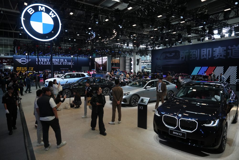 Zisk automobilky BMW sa v prvom štvrťroku oslabil o 23 %