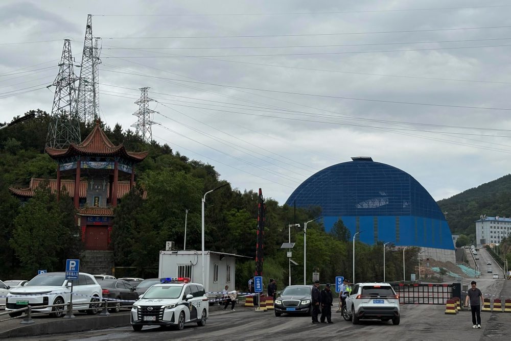 Počet obetí výbuchu v uhoľnej bani na severe Číny stúpol na 82