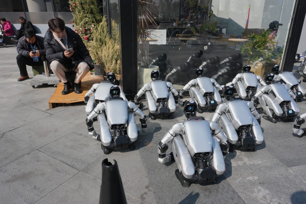 Priemysel: Americkí senátori chcú zakázať čínske humanoidné roboty