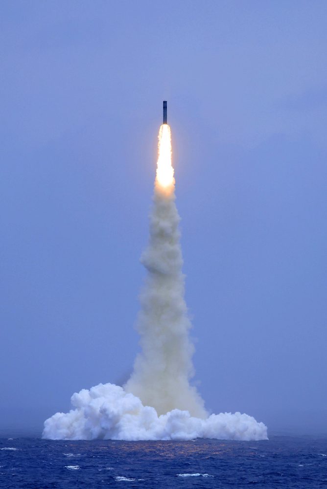 USA vyjadrili obavy po čínskom odpálení rakety do Tichého oceánu