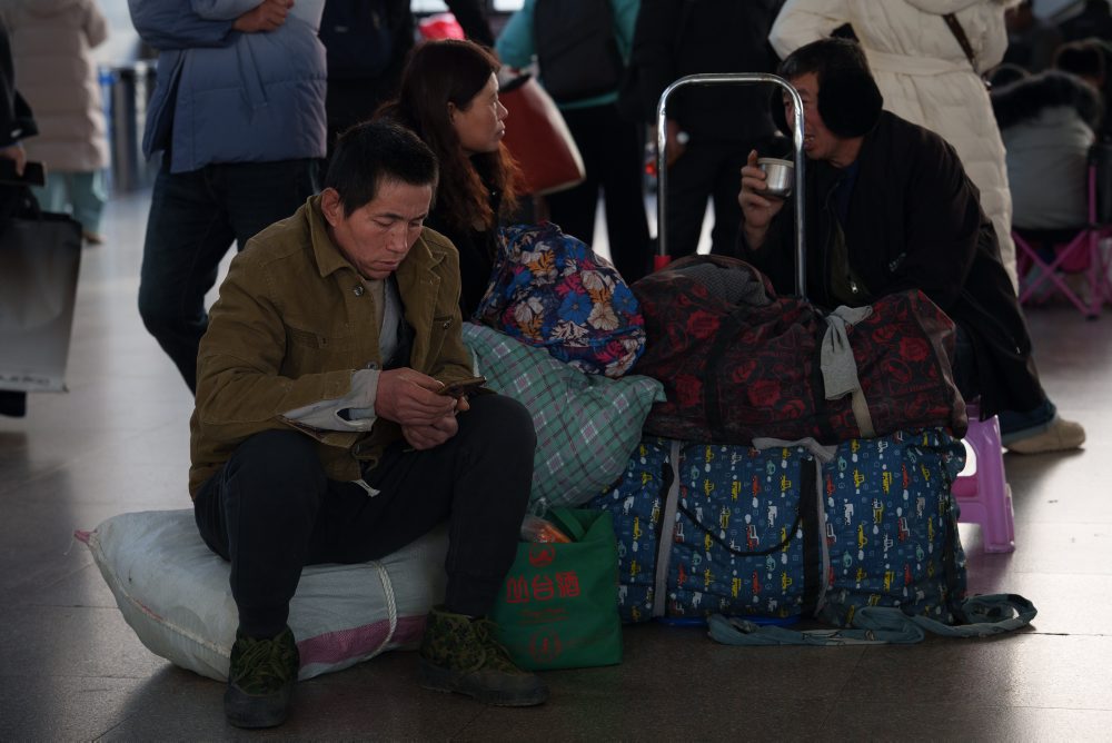 Číňania sa vracajú domov pred blížiacimi sa oslavami čínskeho lunárneho Nového roka