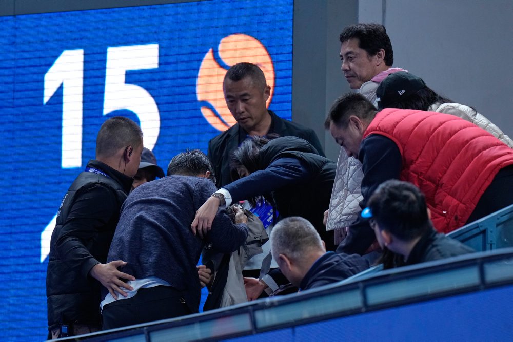 Medvedev navštívil v nemocnici fanúšika, ktorého zasiahol loptičkou