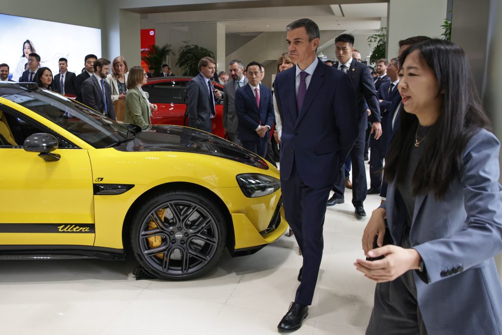 Španielsky premiér na návšteve v sídle spoločnosti Xiaomi 