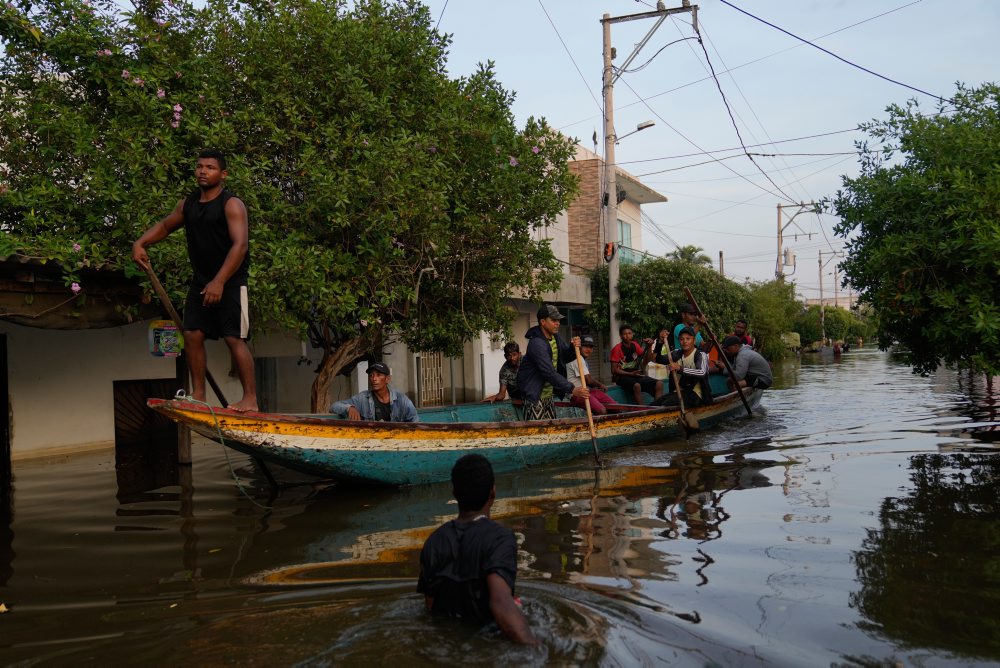 Prudké dažde v Kolumbii zaplavili ulice
