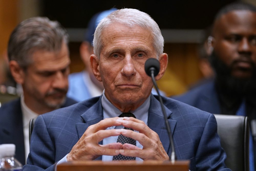 Fauci sa odvolal na piaty dodatok a odmietol vypovedať pred výborom Senátu