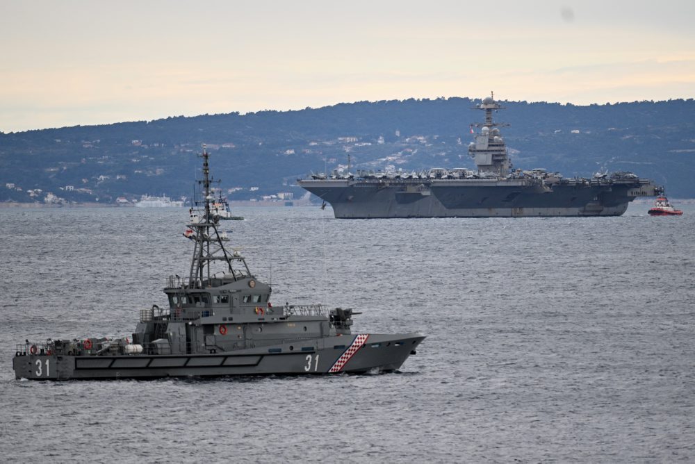 Lietadlová loď Gerald R. Ford zakotvila v Chorvátsku; čakajú ju opravy a údržba