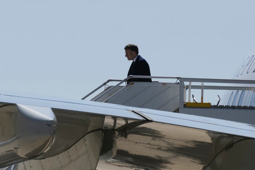 Francúzsky prezident Emmanuel Macron pricestoval na návštevu Cypru