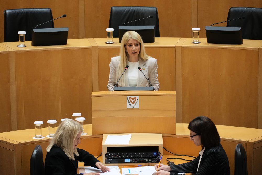 Cyprus: Parlament opätovne zvolil Demetriosovú za predsedníčku parlamentu