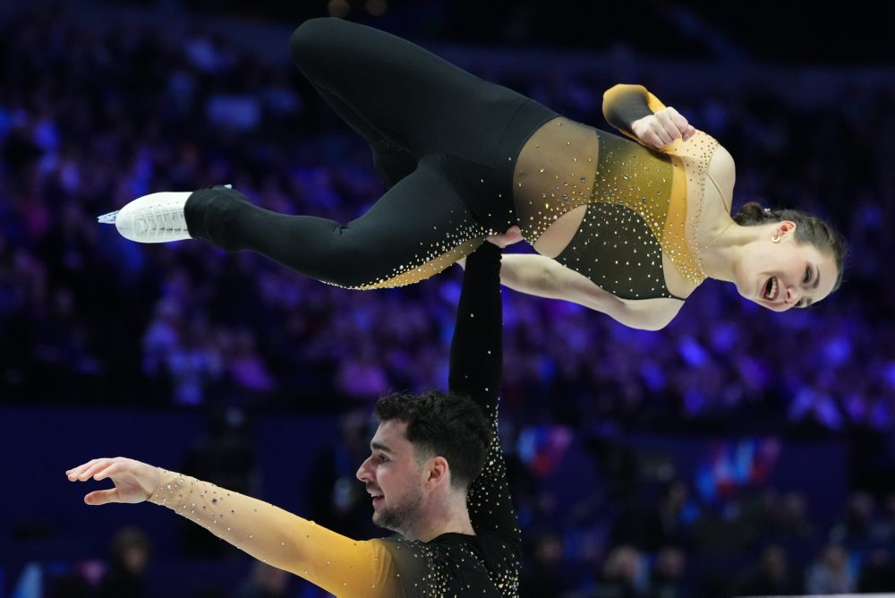 Krátky program športových dvojíc  