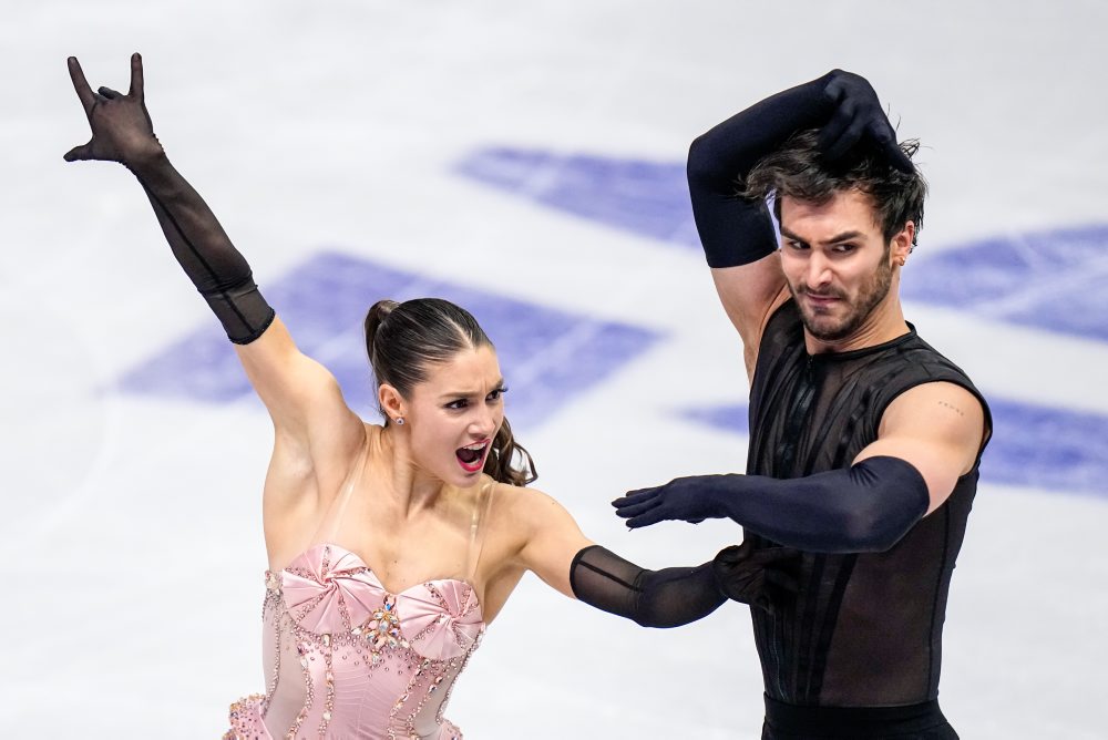 Rytmické tance tanečných párov na MS v krasokorčuľovaní