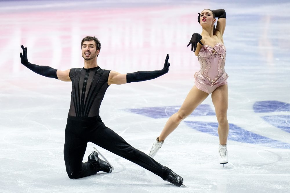 Rytmické tance tanečných párov na MS v krasokorčuľovaní
