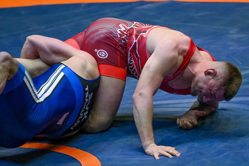 Kvalifikačný súboj vo voľnom štýle v kategórii do 97 kg na ME v zápasení v Albánsku