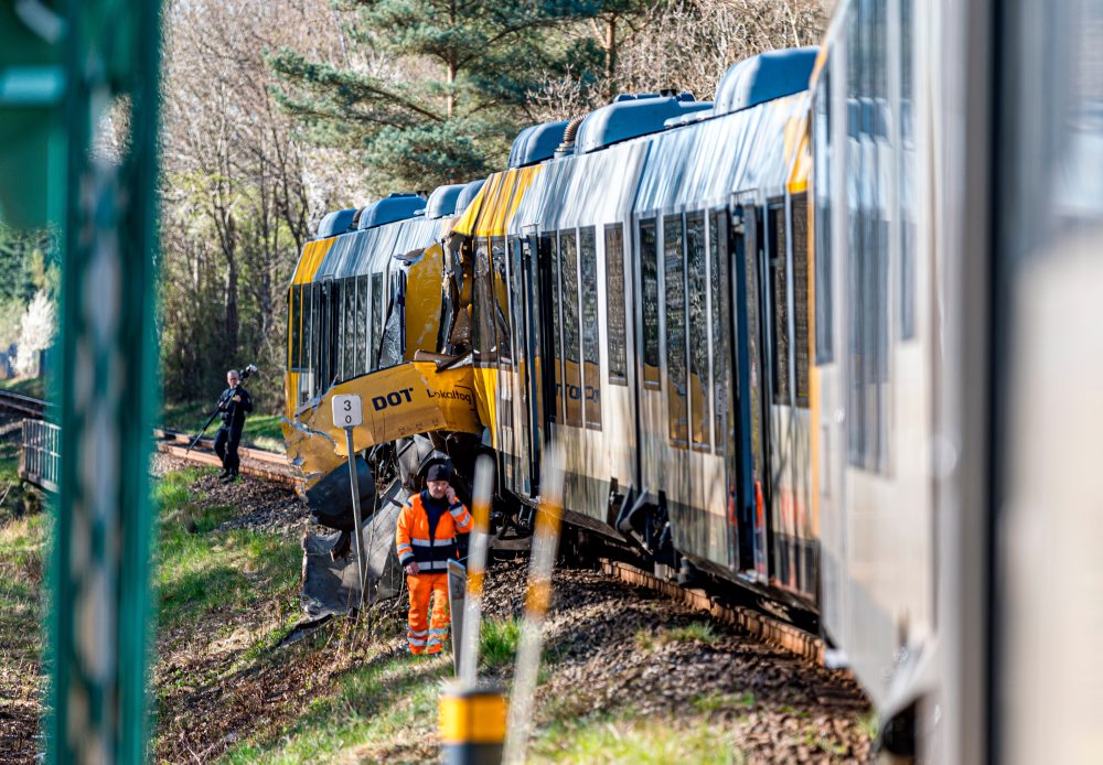 Dánsko: Pri zrážke vlakov utrpelo zranenia viacero ľudí