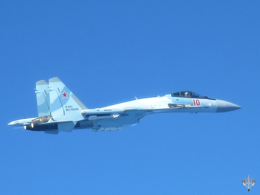 Ruská stíhačka Su-35 nad Baltským morom
