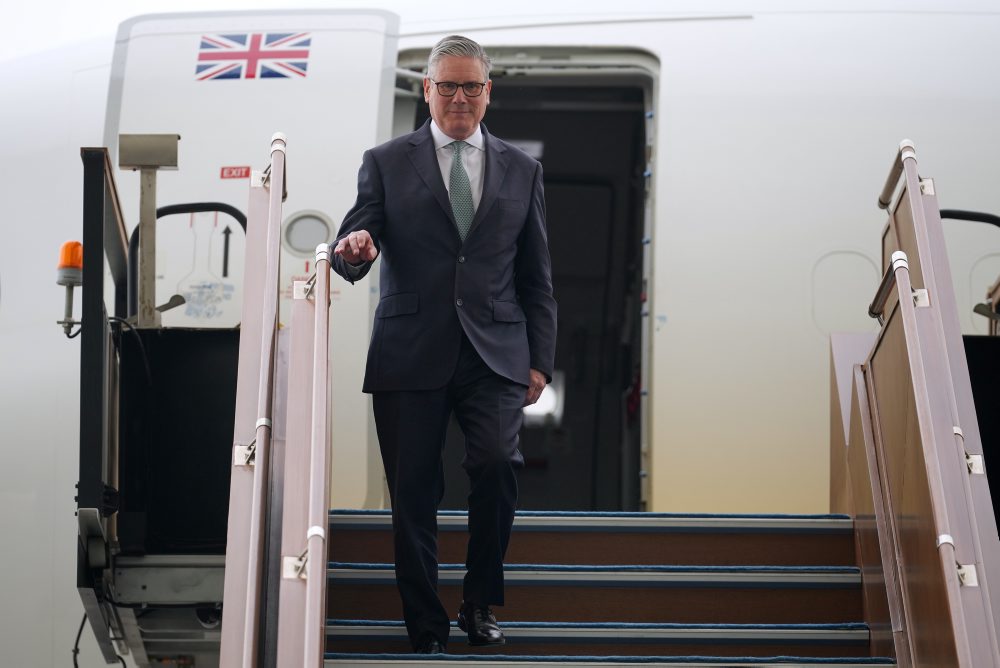 Britský premiér Keir Starmer pricestoval na návštevu Spojených arabských emirátov