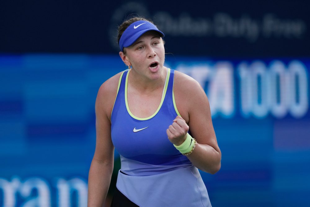 Štvrťfinále dvojhry žien Amanda Anisimovová (USA-2) - Mirra Andrejevová v Dubaji 