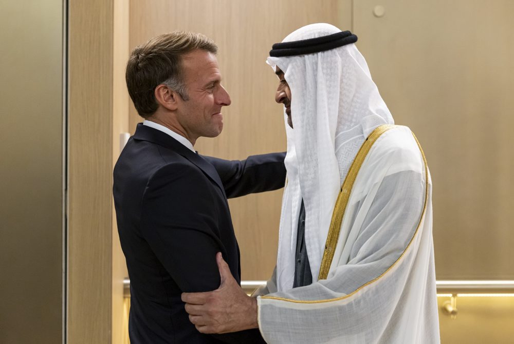 Macron na návšteve SAE 