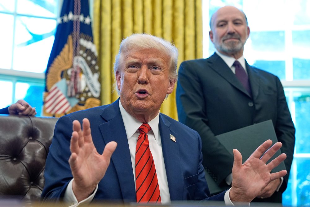 Trump pohrozil Iránu obnovením útokov, ak nepristúpi na dohodu