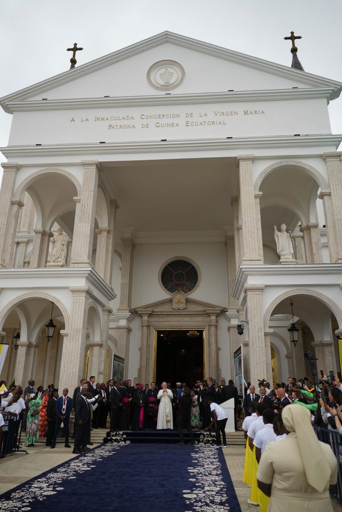 Pápež Lev XIV. pokračuje v návšteve Rovníkovej Guiney