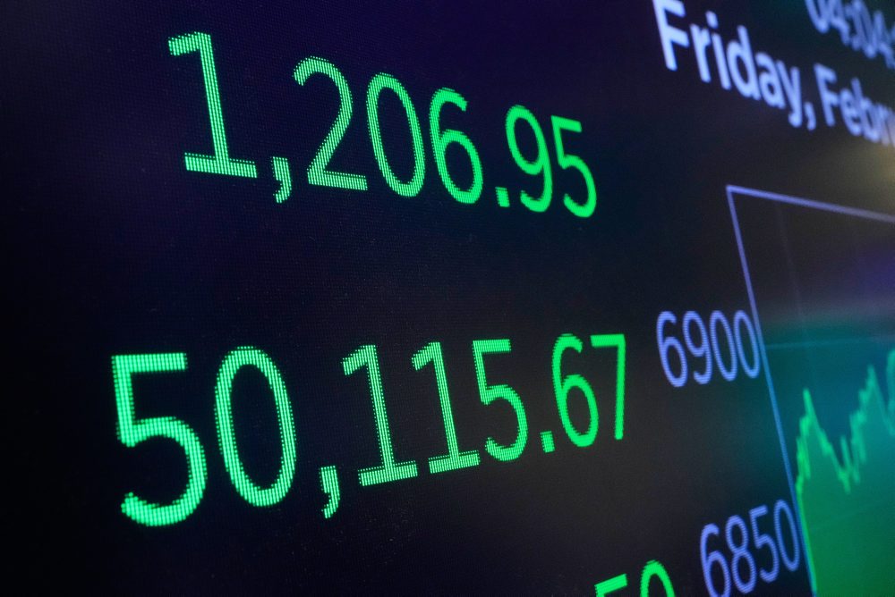Dow Jones prvýkrát prekonal hranicu 50.000 bodov