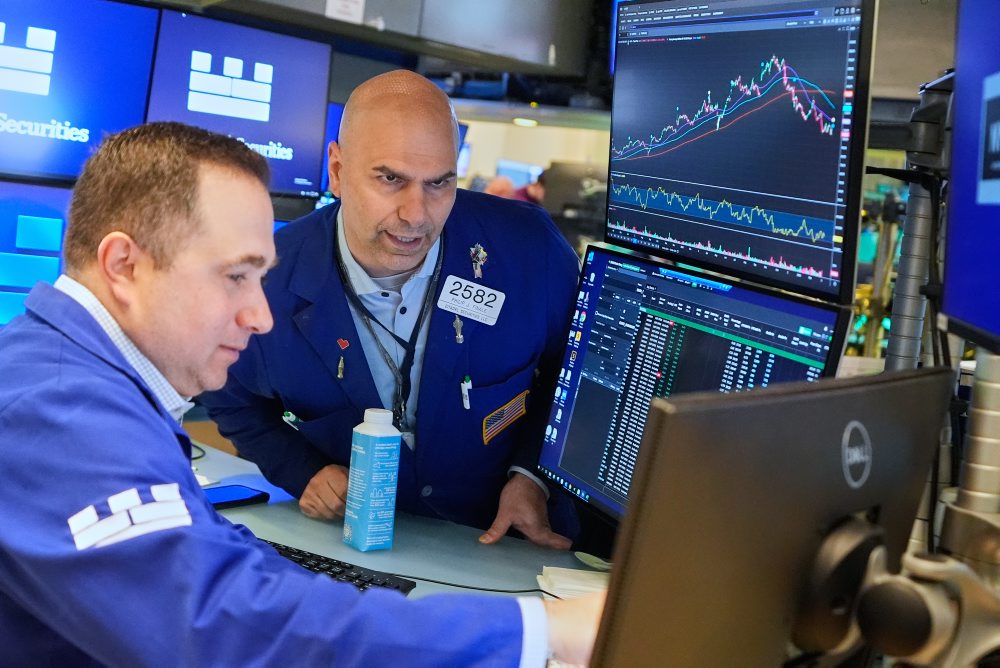 Akcie v USA sa prudko prepadli, Dow Jones stratil 1100 bodov