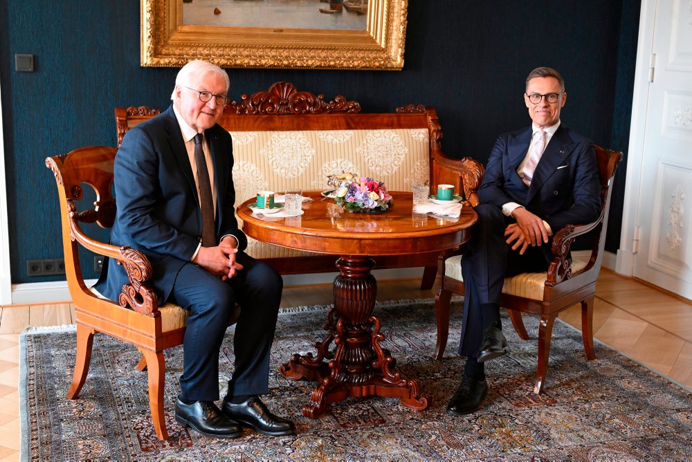 Nemecký prezident Frank-Walter Steinmeier pricestoval na návštevu Fínska