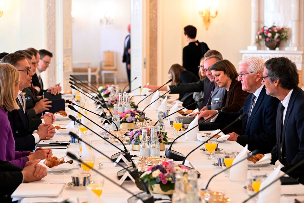 Nemecký prezident Frank-Walter Steinmeier pricestoval na návštevu Fínska