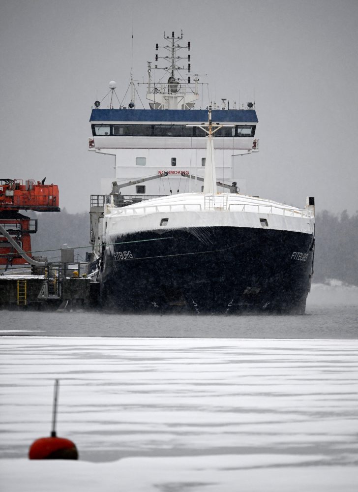 Fínsko: Podľa polície loď Fitburg ťahala kotvu desiatky kilometrov po dne mora