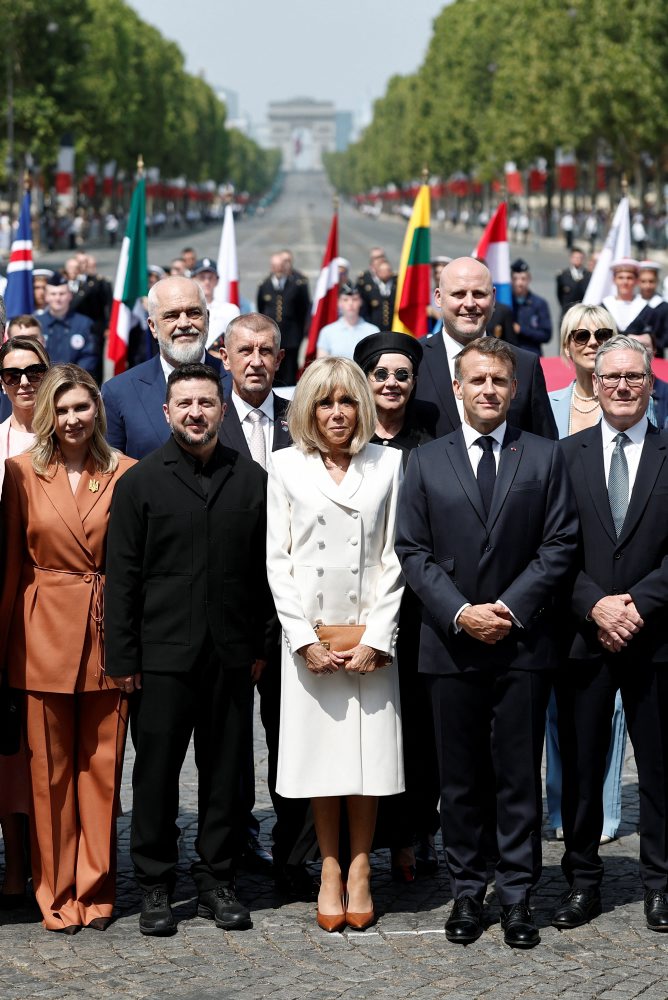 Oslavy francúzskeho štátneho sviatku, Dňa dobytia Bastily v Paríži 