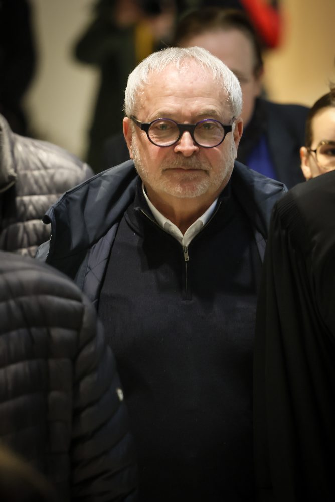 Francúzskeho politika odsúdili za zdrogovanie kolegyne a pokus o sexuálny útok