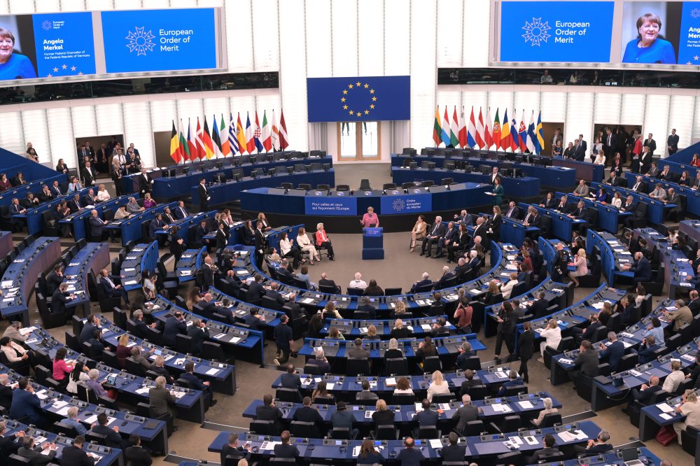 V Európskom parlamente ocenili prvých laureátov Európskeho radu za zásluhy