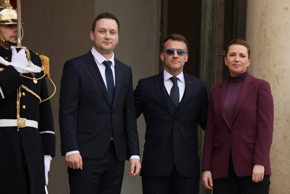 Dánska premiérka a grónsky premiér u Macrona  