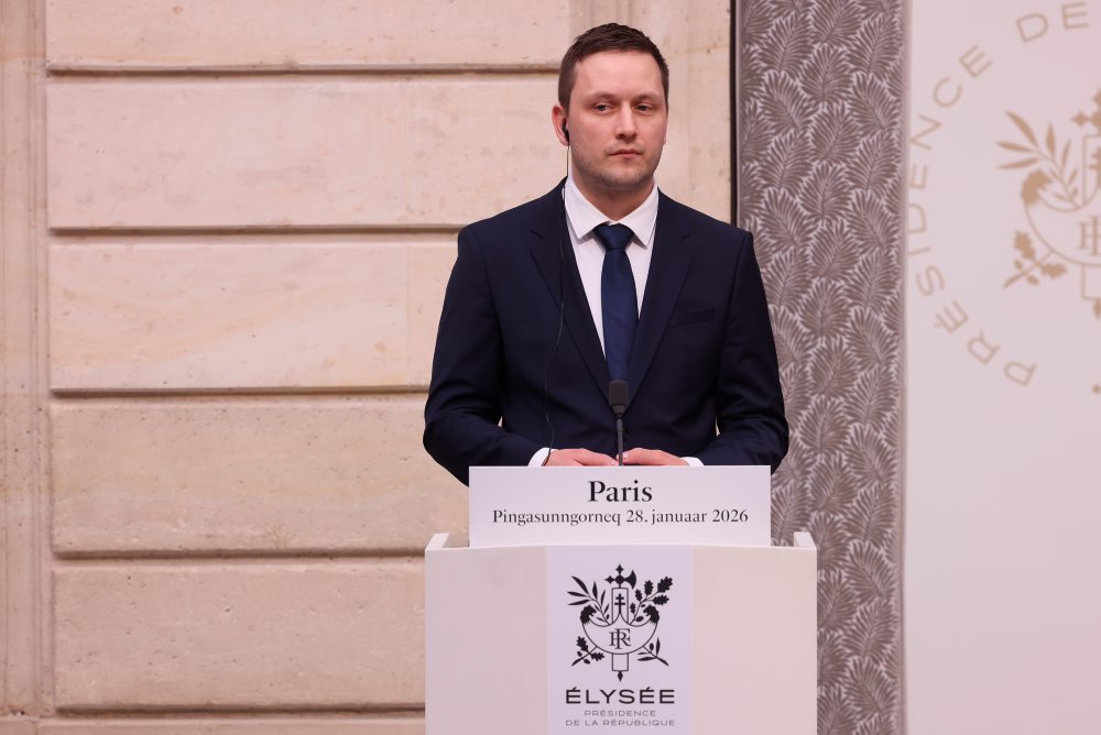 Dánska premiérka a grónsky premiér u Macrona  