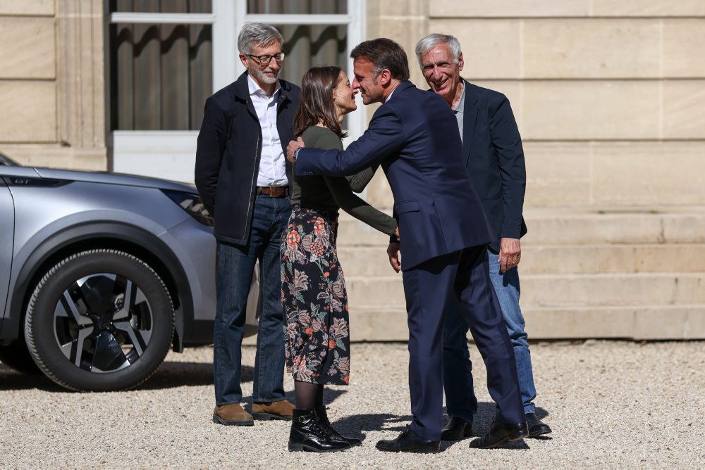 Francúzi, odsúdení v Iráne za údajnú špionáž, pricestovali do Paríža